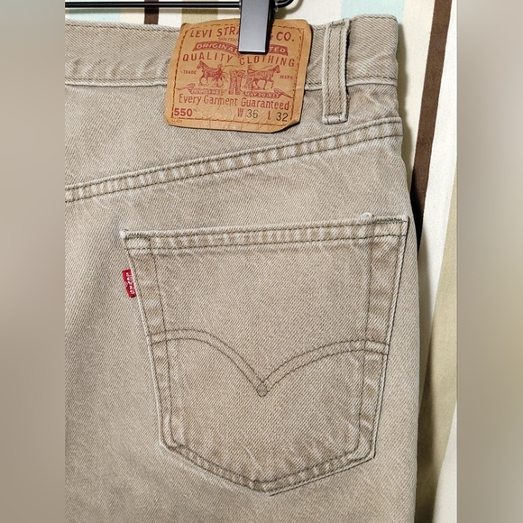 Vintage 1999 Levi's 550 Relaxed Fit Green Khaki Jeans, size 36x32 - Picture 4 of 9